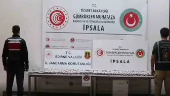 Gümrükte şüpheli hareketler: Kamyonetin koltuk altından çıkanlar şoke etti