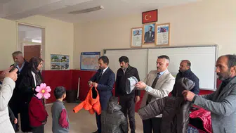 Patnoslu öğrencilerin kışlık giyim ihtiyacına şoförlerden anlamlı destek