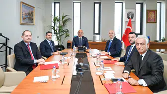 Turizmde yeni rota: Bakan Ersoy ve THY zirvesinden stratejik hamleler