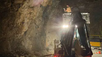 Kemaliye'nin simge yolunda tehlikeyi bertaraf eden operasyon