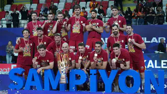 Galatasaray Voleybol Takımı'ndan İddialı Çıkış: Kupa Koleksiyonunun İlk Parçası Geldi