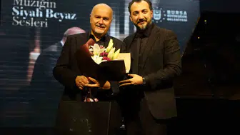 Dünya sahnelerinden Bursa'ya uzanan piyano ziyafeti: Antonio Di Cristofano büyüledi