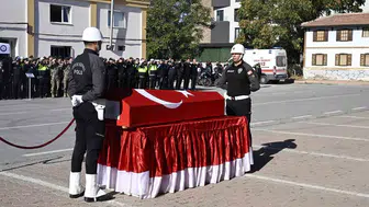 Kayseri Emniyeti'nde hüzünlü veda: Görev başında yaralanan polis memuru son yolculuğuna uğurlandı