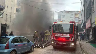 Bahçelievler'de gökyüzünü kaplayan dumanlar paniğe neden oldu