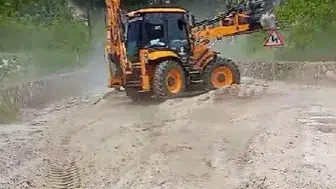 Denizli’de dolu yağışı ulaşımı kesti