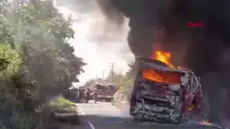 Endonezya'da yolun ortasında cehennem: Otobüs ve tanker çarpıştı, 16 kişi hayatını kaybetti