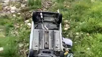 Bolu'da direksiyon hakimiyetini kaybeden sürücü dere yatağına uçtu