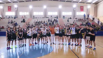 Denizli gençliği 19 Mayıs coşkusunu spor ve sanatla kutladı