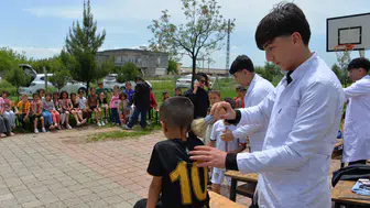 Meslek liseli gençler kırsaldaki miniklerin bayramlıklarını hazırladı