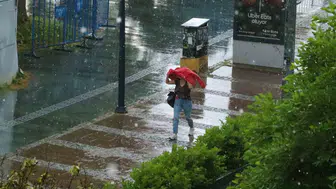 Antalya’da mayıs güneşi yerini aniden dolu yağışına bıraktı