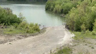 Baraj suları yükselince köylülerin kestirme yolu göle döndü
