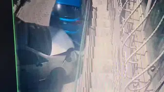 Eyüpsultan’da dik yokuşta freni tutmayan araç ortalığı birbirine kattı