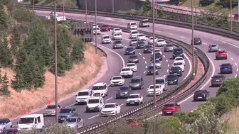 Bayram dönüşü TEM Otoyolu İstanbul yönünde trafik kilitlendi