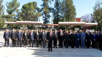 KKTC 19 Mayıs coşkusunu başkent Lefkoşa'da düzenlenen törenle yaşadı