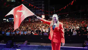Antalya 19 Mayıs coşkusuyla sokaklara döküldü