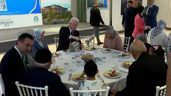 Darülaceze sakinleri bayram sabahı kahvaltıda buluştu