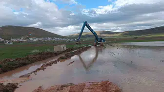 Bayburt’ta eriyen karlar dere yataklarını hareketlendirdi