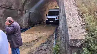 Gaziantep'te sel sularına yakalanan aile alt geçitte mahsur kaldı