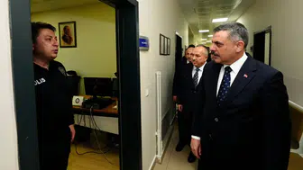İçişleri Bakanı Çiftçi polis merkezinde denetim yaptı