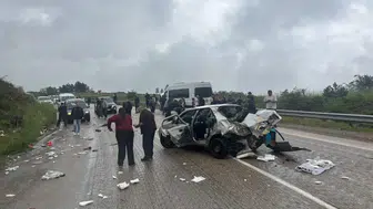 Karabük yolunda feci kaza Servis otobüsü ve otomobil çarpıştı