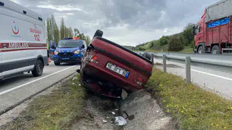 Çorum yolunda otomobil takla attı
