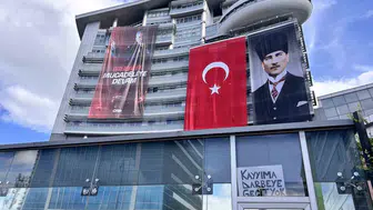 CHP Genel Merkezi önünde mahkeme kararıyla başlayan gerginlik büyüyor
