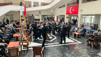 Kayserili gençler bayramda huzurevi sakinlerini yalnız bırakmadı