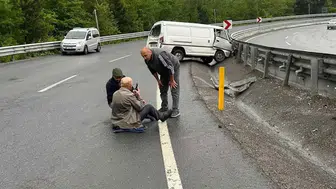 Zonguldak yolunda yağmur kazası Sürücü araçtan fırladı