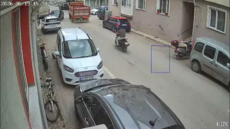 Edirne’de aynı noktada yarım saat arayla iki kaza kamerada