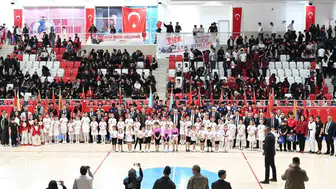 Bozüyük 19 Mayıs coşkusunu spor ve gençlik gösterileriyle taçlandırdı