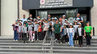Elazığlı öğrenciler topladıkları kapaklarla çevreye nefes oldu