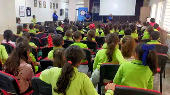 Eskişehir polisi öğrencilerle buluştu
