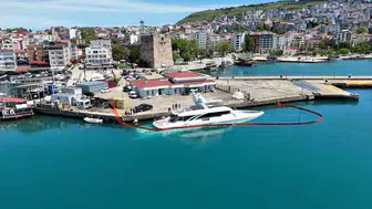 Sinop limanında devasa yat sulara gömüldü