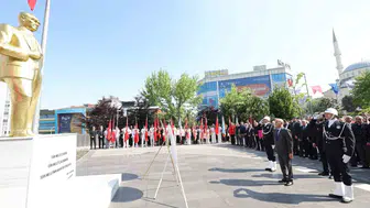 Küçükçekmece 19 Mayıs coşkusunu sokaklarda yaşadı