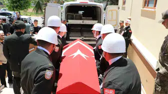 Kilis Kıbrıs gazisini dualarla toprağa verdi