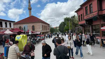 Eskişehir’in tarihi Odunpazarı bölgesinde bayram kalabalığı yaşanıyor