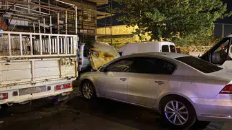 Kayseri'de sanayiye çekilen arızalı otomobil bir anda yanmaya başladı