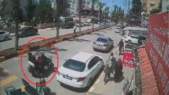 Reyhanlı'da motosiklet kazası Saniyelerle gelen mucize kurtuluş