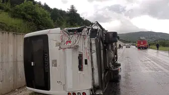 Tokat Reşadiye yolunda belediye araçları çarpıştı