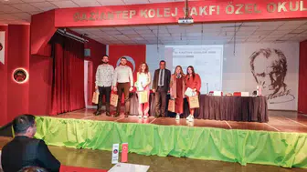Gaziantep’te mezunlar öğrencilere yol gösteriyor