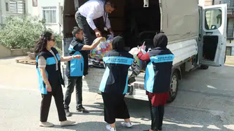 Bodrumlu çocuklar bayramı yeni oyuncaklarıyla karşılıyor