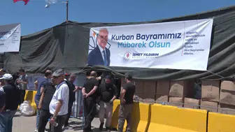 Ümraniye kurban kesim alanlarında bayram mesaisi