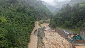 Giresun'da sağanak yağış trafiği vurdu