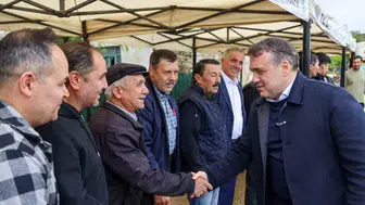 Bilecik Valisi şenlik alanına makam aracı yerine otobüsle gitti
