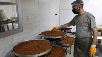 Diyarbakır tatlıcıları bayram yoğunluğu için vites yükseltti