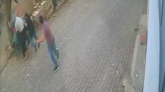 Bursa sokaklarında boğa paniği kameraya yansıdı