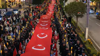 Samsun sokakları 19 Mayıs coşkusuyla aydınlandı