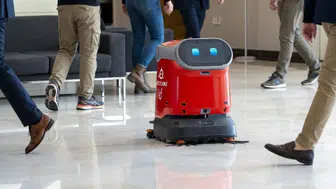 İzmir’deki hastanede temizliği artık robotlar üstlendi