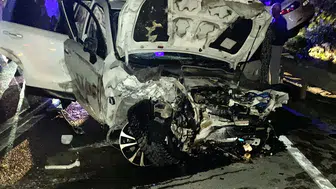 Burdur'da gece yarısı dehşeti 4 araç birbirine girdi