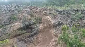 Osmaniye Bahçe’de sağanak yolları kapattı